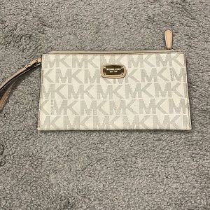 Michael Kors wristlet